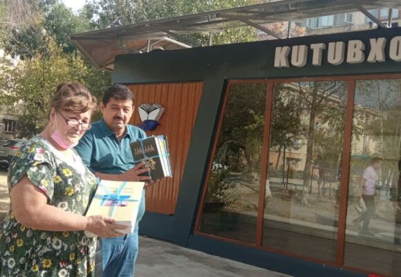 FA Fundamental kutubxonasi mahallalarda oliy o’quv yurtlarida va boshqa tashkilotlar qarshisida tashkil etilgan kutubxonalar fondini boyitish uchun beg’araz lmiy, ilmiy ommabop va badiiy adabiyotlar ajratishda va uslubiy yordam ko’rsatishda davom etmoqda.