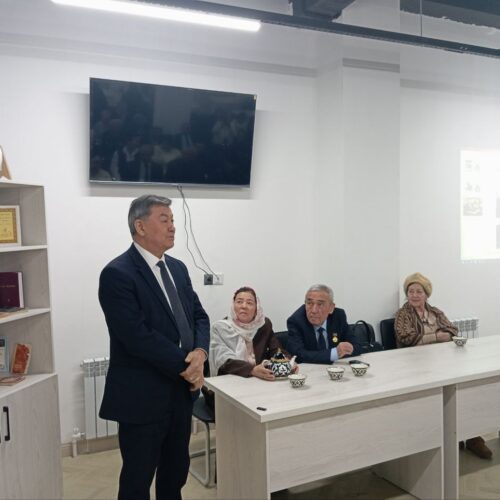 2026-yilning 20-yanvar kuni Fanlar akademiyasi Fundamental kutubxonasida akademik, navoiyshunos olim, aziz inson Aziz Qayumov tavalludining 100 yilligi munosabati bilan “Aziz yurtning aziz insoni” nomli xotira kechasi bo‘lib o‘tdi